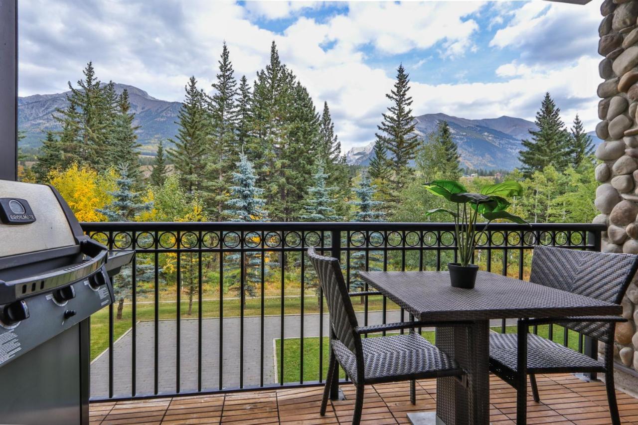 The Mountaineer By Instantsuites Pool & Hottub Canmore Exterior foto