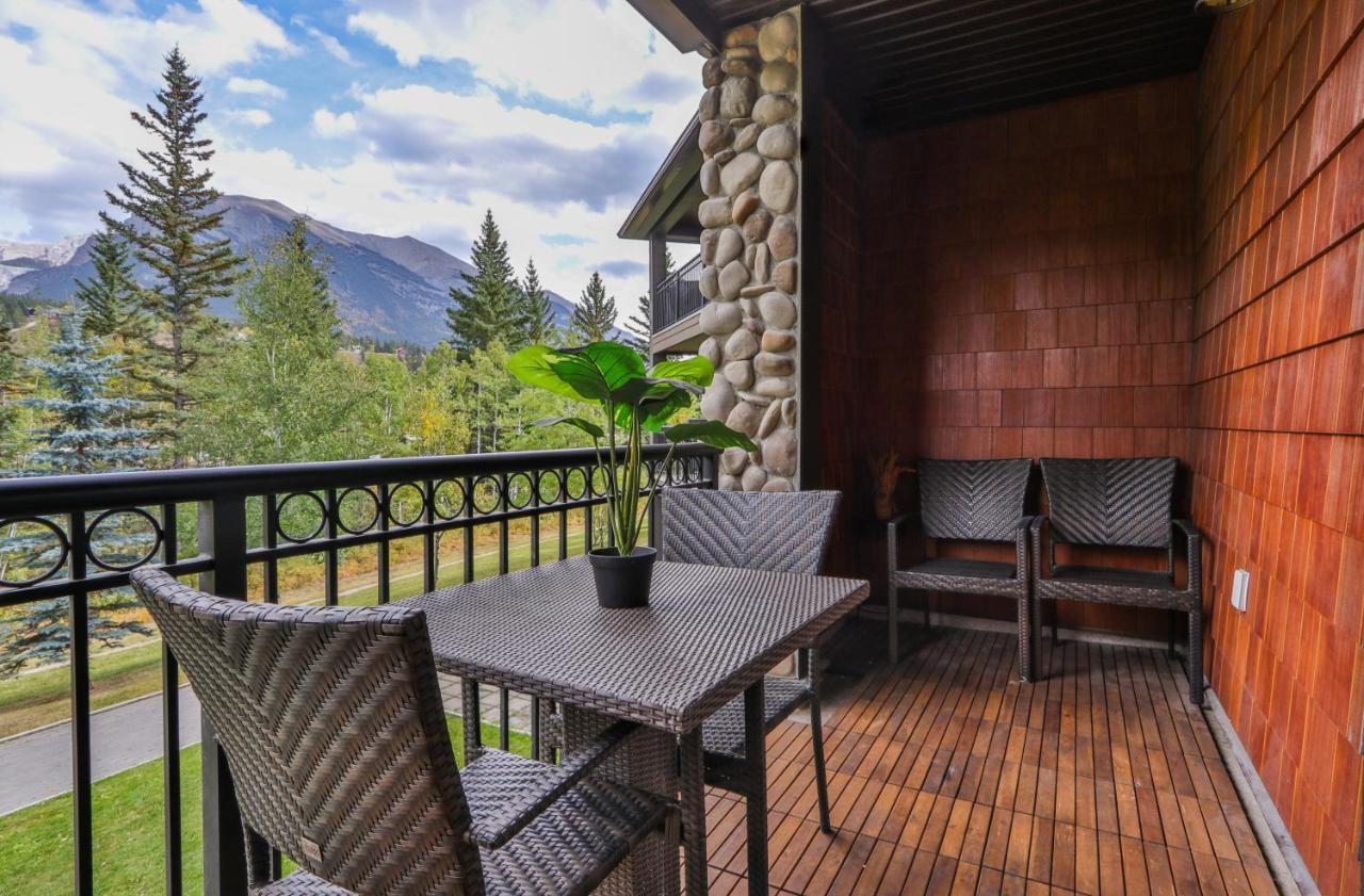 The Mountaineer By Instantsuites Pool & Hottub Canmore Exterior foto