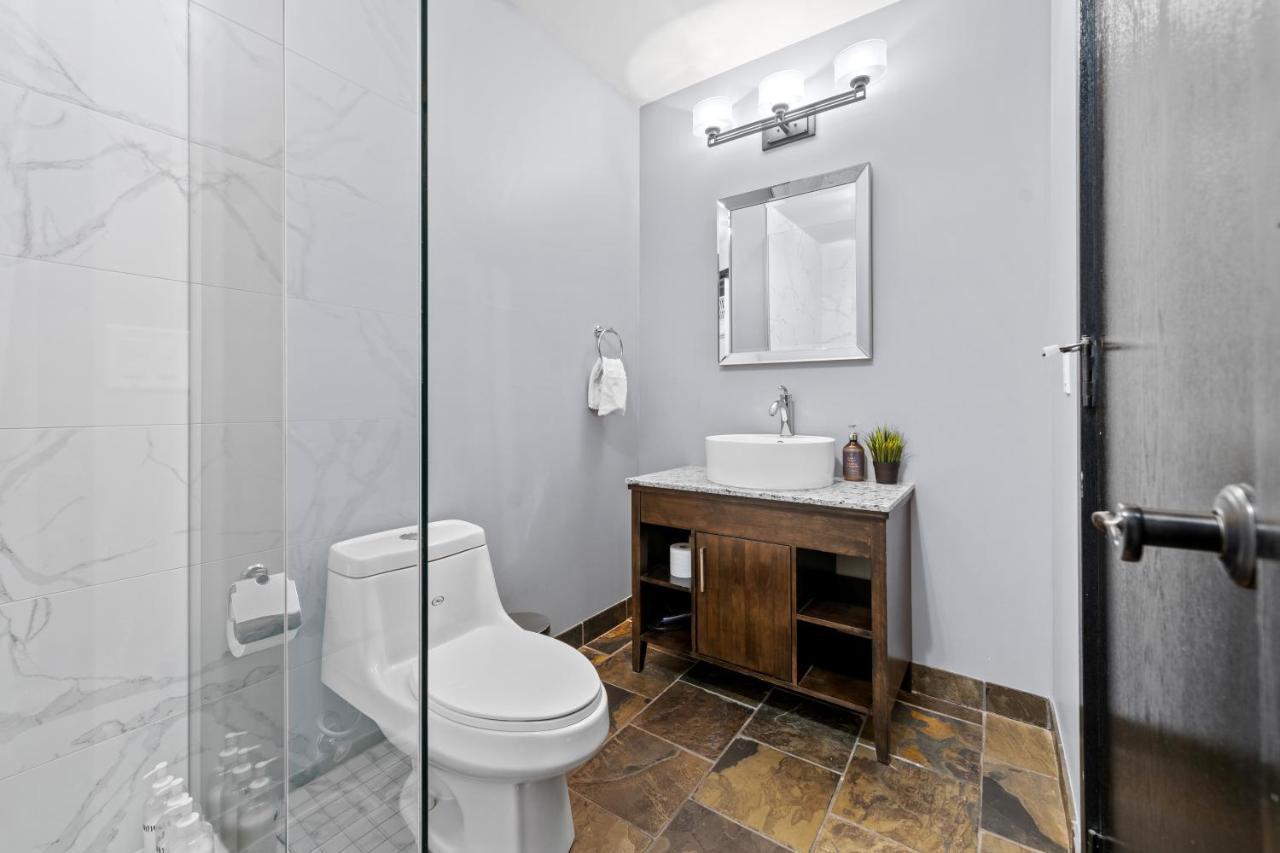 The Mountaineer By Instantsuites Pool & Hottub Canmore Exterior foto